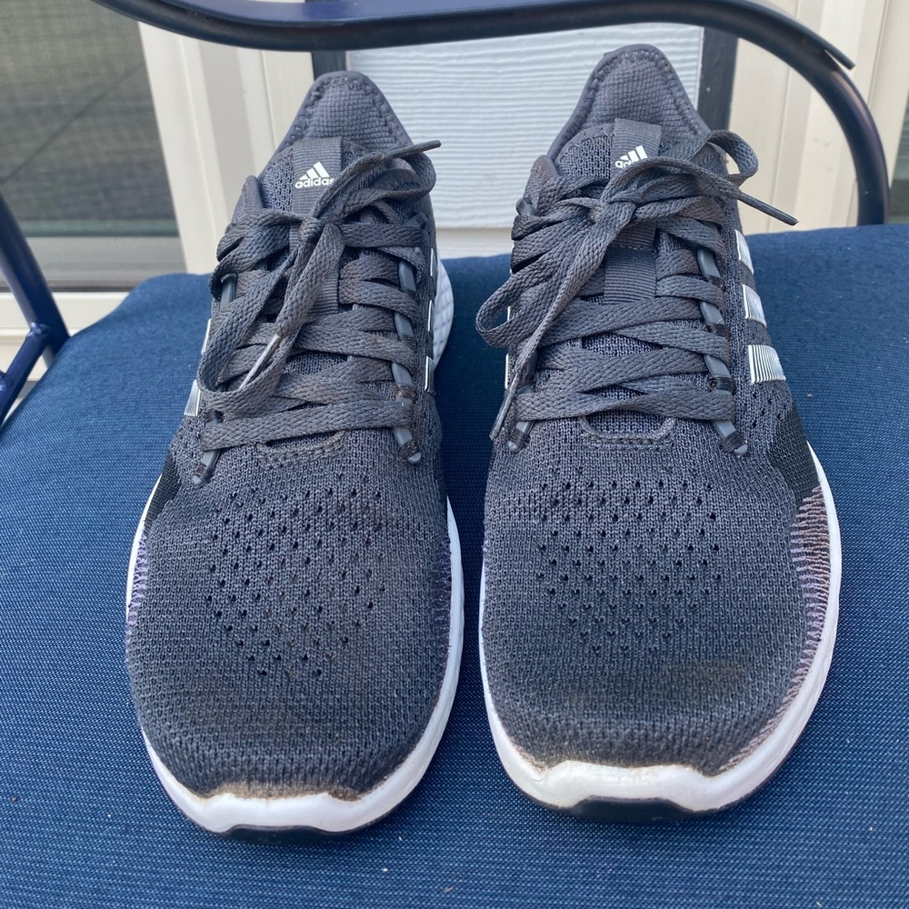 Men’s adidas Bounce Size 7.5 worn once